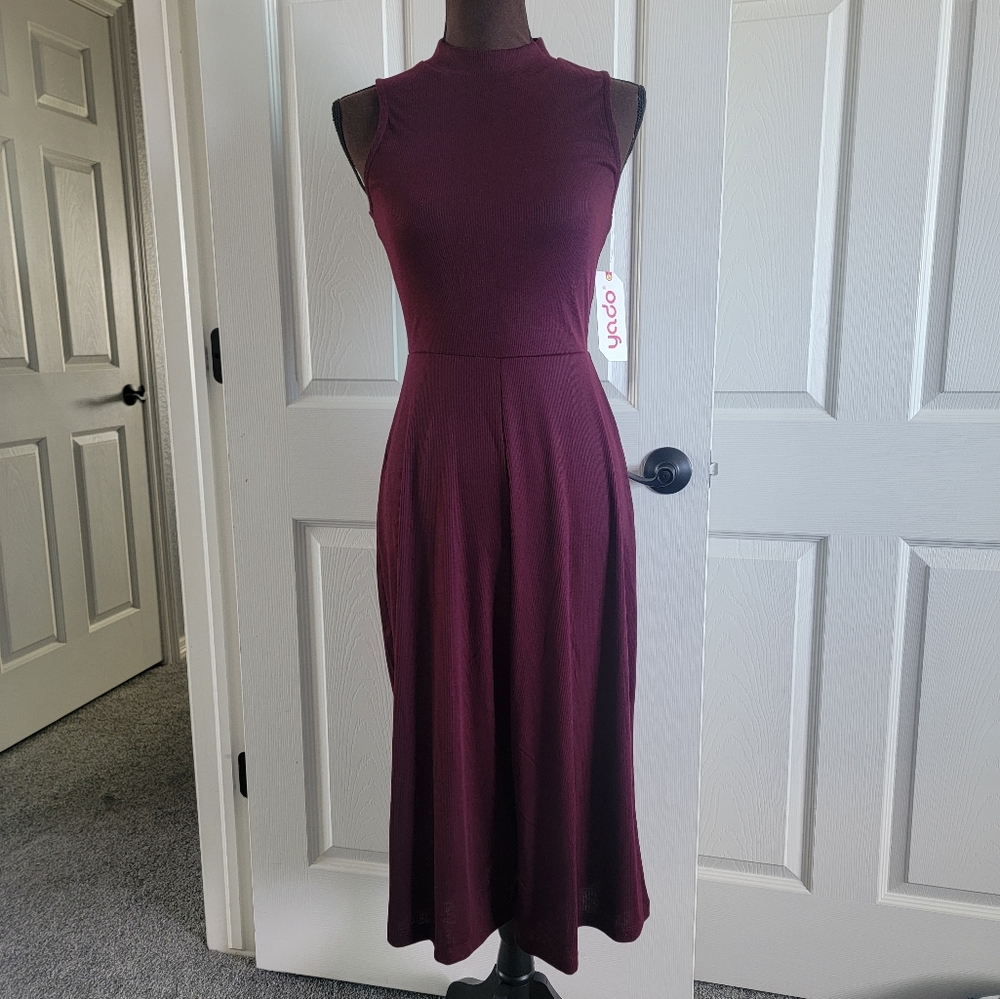 NWT! Sleeveless Wide Leg Cropped Romper - S